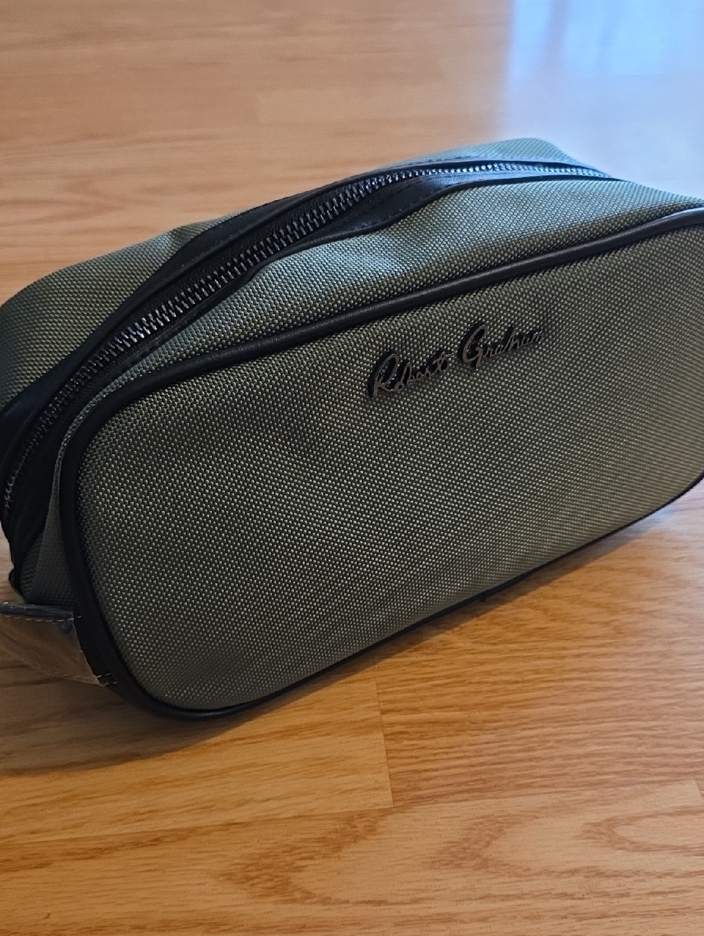 Robert Graham Hydrus Max Toiletry Travel Bag